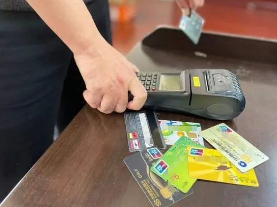 0.5%或0.55%费率安全吗？如何选择金小宝POS机